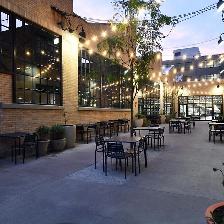 Free Parking! Downtown King Suite Lucas Oil- Conv Center Skywalk#1 Indianapolis Eksteriør bilde