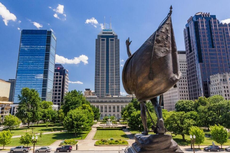 Free Parking! Downtown King Suite Lucas Oil- Conv Center Skywalk#1 Indianapolis Eksteriør bilde