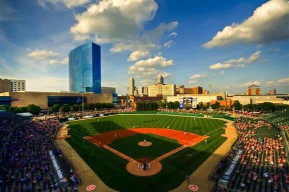 Free Parking! Downtown King Suite Lucas Oil- Conv Center Skywalk#1 Indianapolis Eksteriør bilde