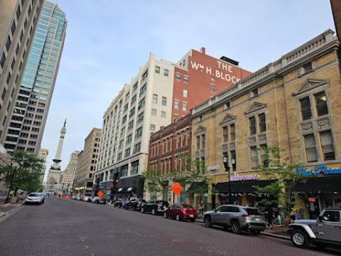 Free Parking! Downtown King Suite Lucas Oil- Conv Center Skywalk#1 Indianapolis Eksteriør bilde